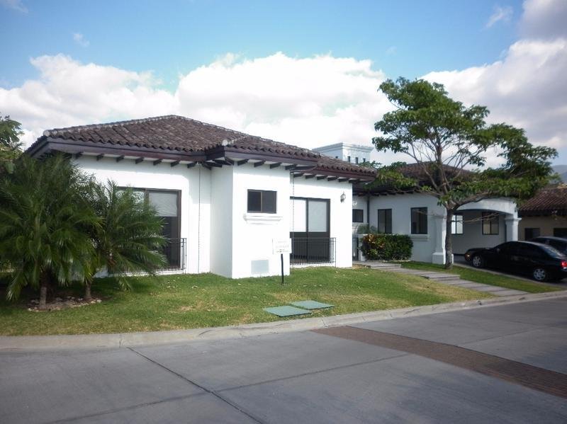 House in Santa Ana, San José Province, Costa Rica 1 - 18004566