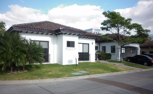 Maison à Santa Ana, San José, Costa Rica 1