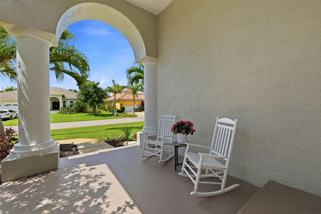 House in St. Petersburg, Florida, United States 3 - 18004758