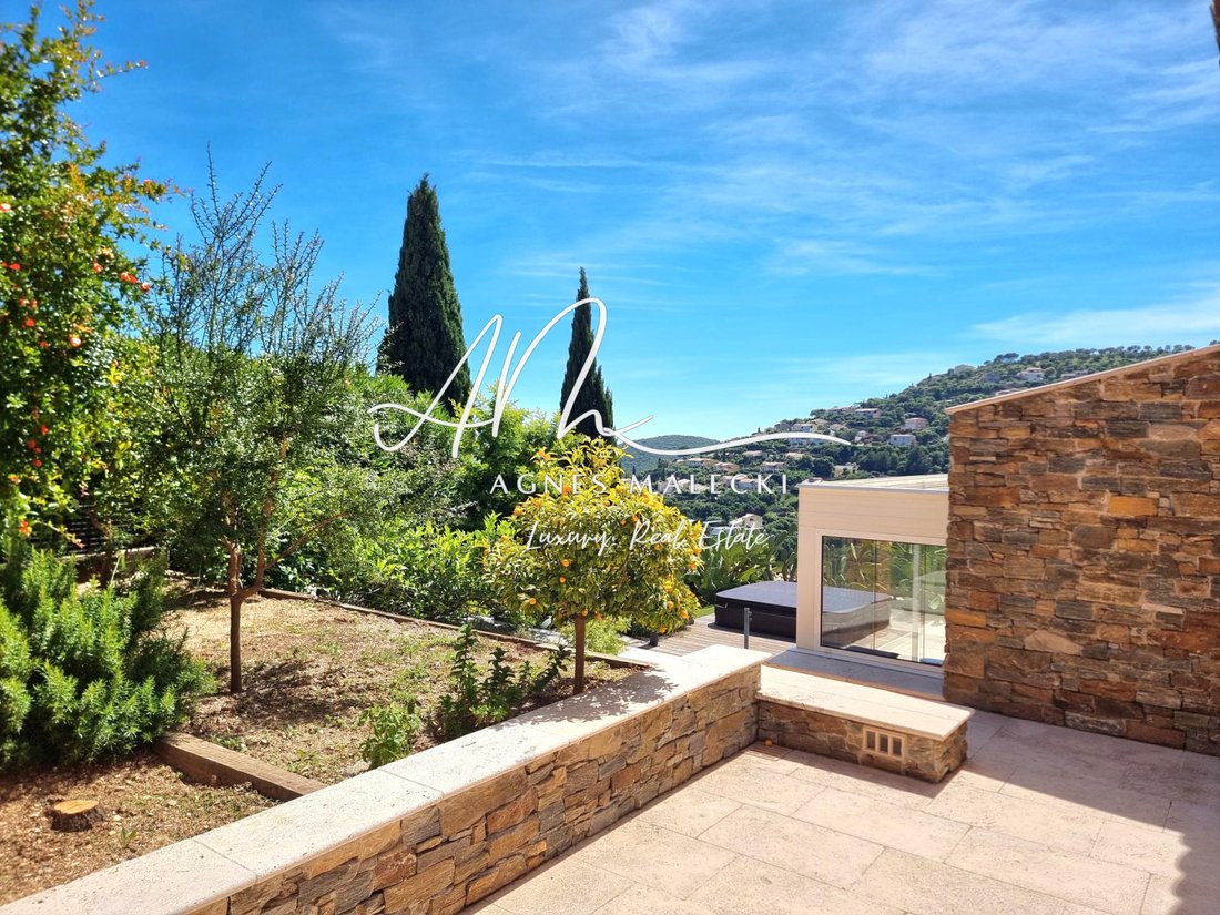 Estate in Nord, Cavalaire-sur-Mer, France 3 - 17078326