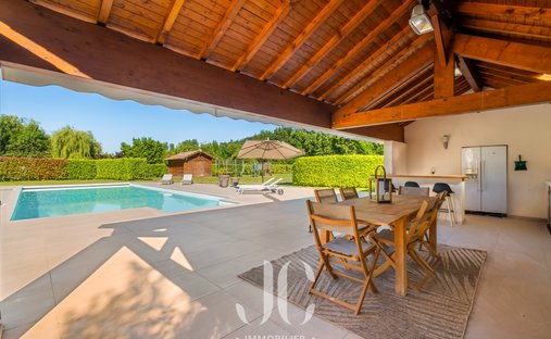 Haus in Villeneuve-de-Marc, Auvergne-Rhone-Alpen, Frankreich 1