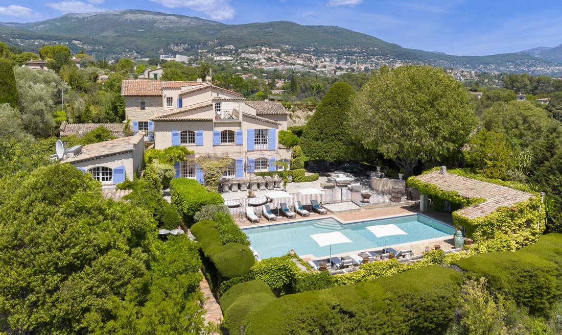 Villa in Grasse, Provence-Alpes-Côte d'Azur, France 1 - 18004811