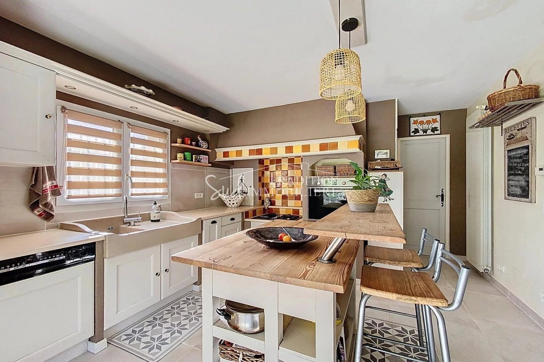 Villa in Saint-Rémy-de-Provence, Provence-Alpes-Côte d'Azur, France 3 - 17842087