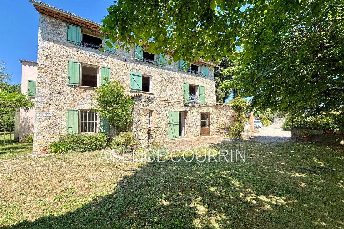 Villa in Grasse, Provence-Alpes-Côte d'Azur, France 1 - 18006053