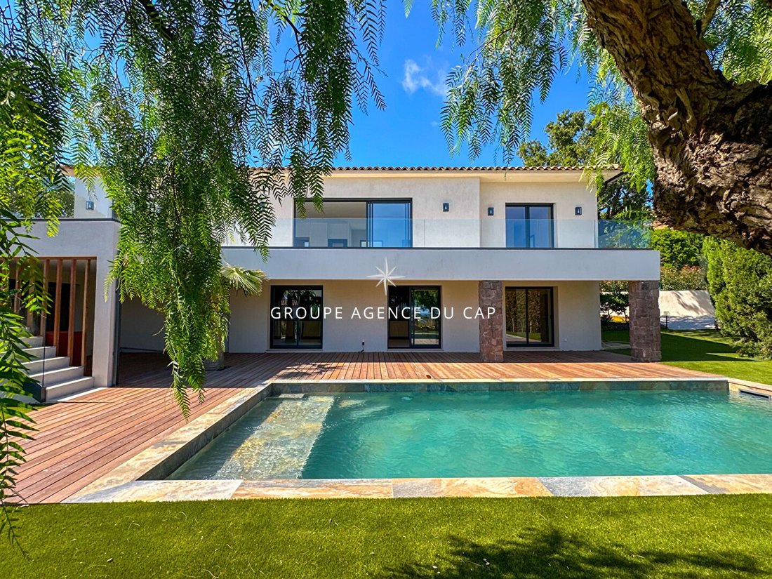 Villa in Les Issambres, Roquebrune-sur-Argens, France 2 - 18011375