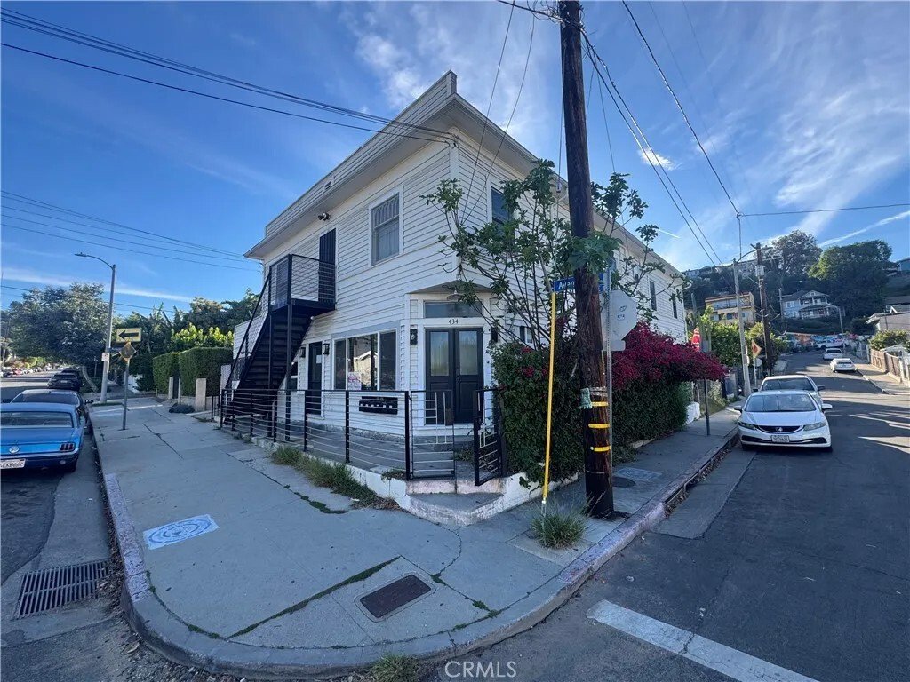 Los Angeles, California, United States 1 - 17606802