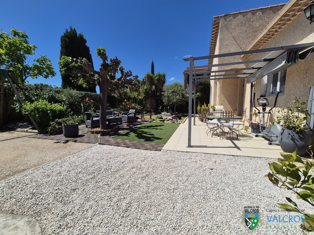 House in La Londe-les-Maures, Provence-Alpes-Côte d'Azur, France 2 - 18009384