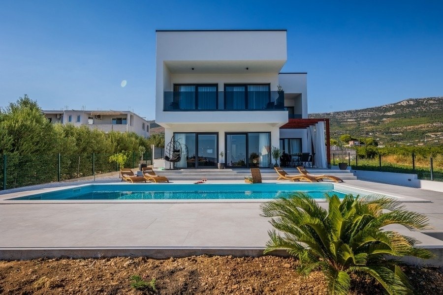 Villa in Kastel Novi, Split-Dalmatia County, Croatia 1 - 18009403