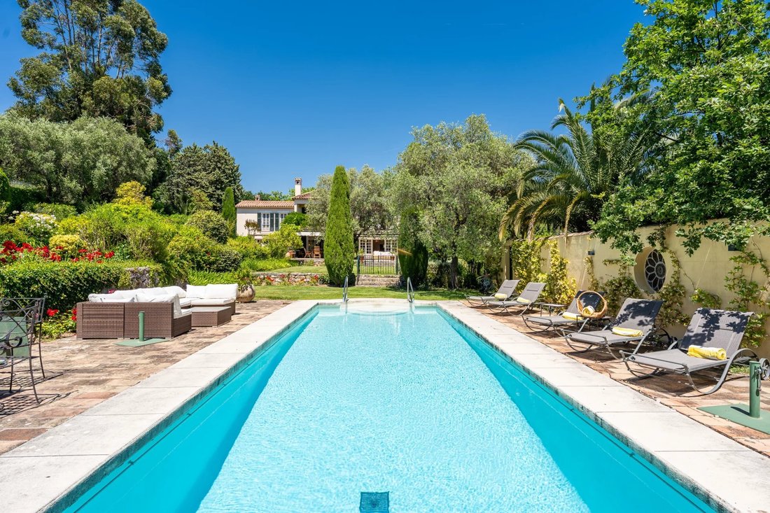 Estate in Opio, Provence-Alpes-Côte d'Azur, France 2 - 12428336