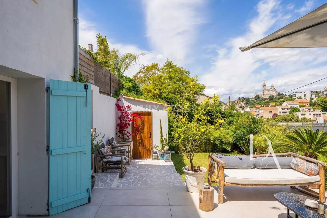Townhouse in Le Roucas Blanc, 7e Arrondissement, Marseille 1 - 18010305