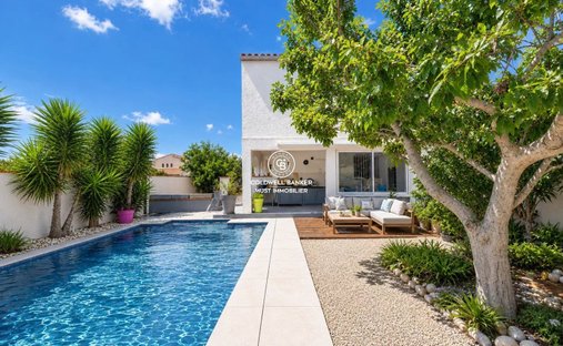 House in Saint-Cyprien, Occitania, France 1
