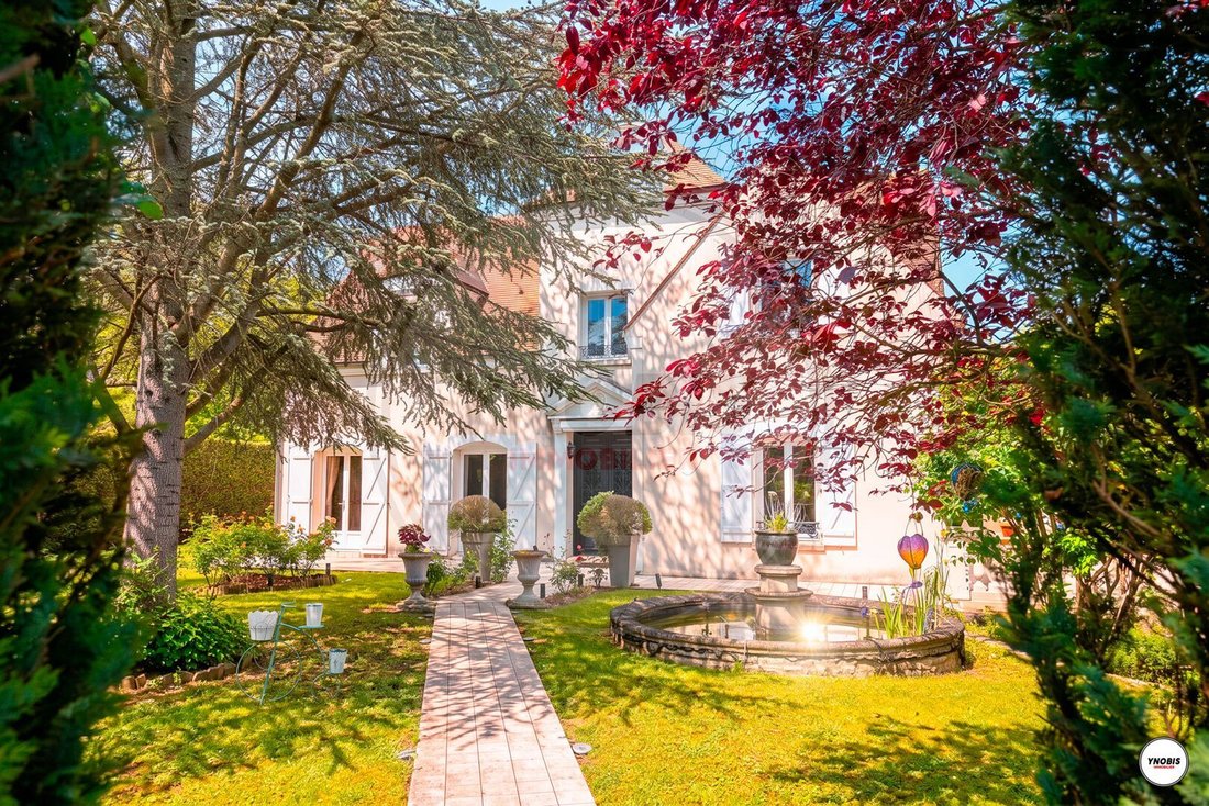 House in Chapet, Ile-de-France, France 1 - 18009505