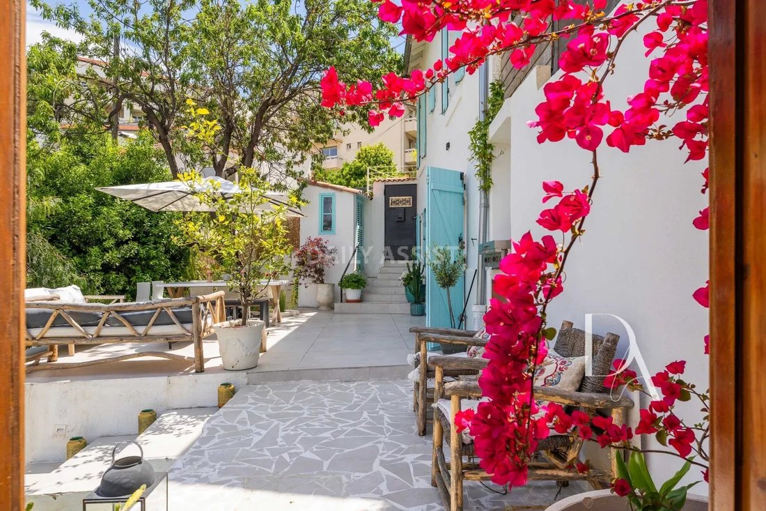 Townhouse in Le Roucas Blanc, 7e Arrondissement, Marseille 3 - 18010305