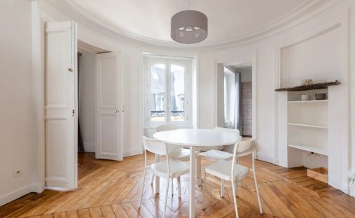 Apartment in Lorette-Martyrs, Paris 9e Arrondissement, Paris 1