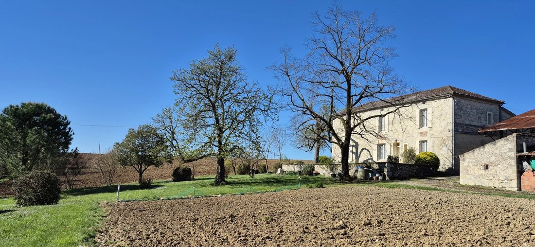 House in La Sauvetat-de-Saveres, Nouvelle-Aquitaine, France 1 - 18010030