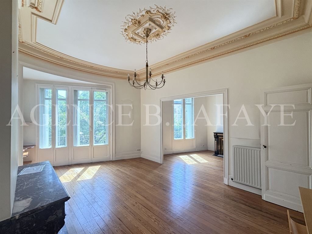 Apartment in Hôtel de Ville-Quinconce-Saint Seurin-Fondaudège, Bordeaux, France 2 - 16333832