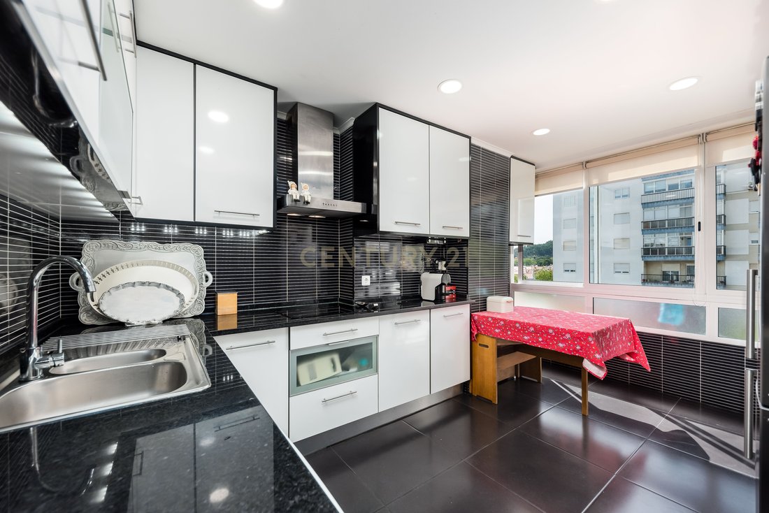 Apartment in Carnaxide e Queijas, Lisbon, Portugal 5 - 18010027