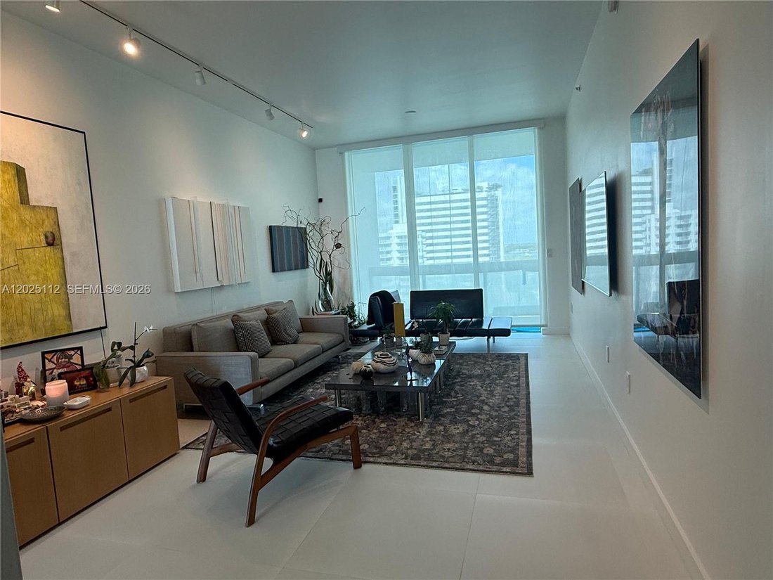 Condo in Miami Beach, Florida, United States 1 - 18008034