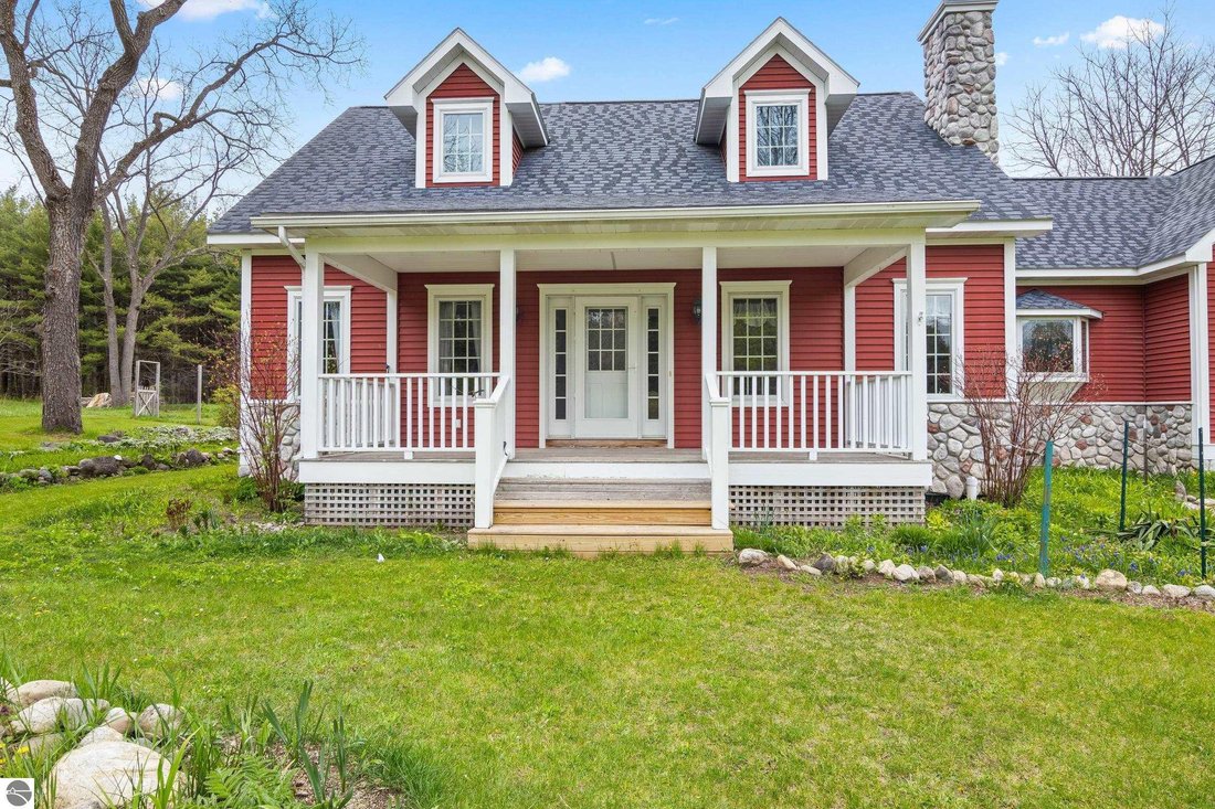 House in Central Lake, Michigan, United States 1 - 18006327