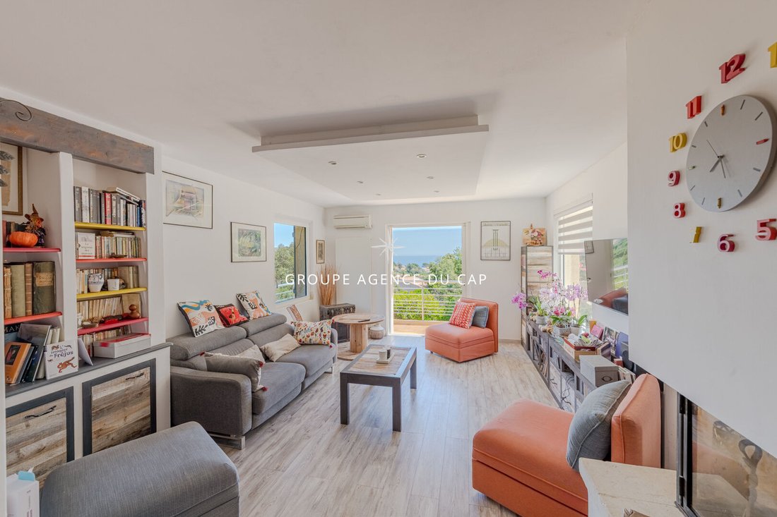 Villa in Les Issambres, Roquebrune-sur-Argens, France 2 - 18011440