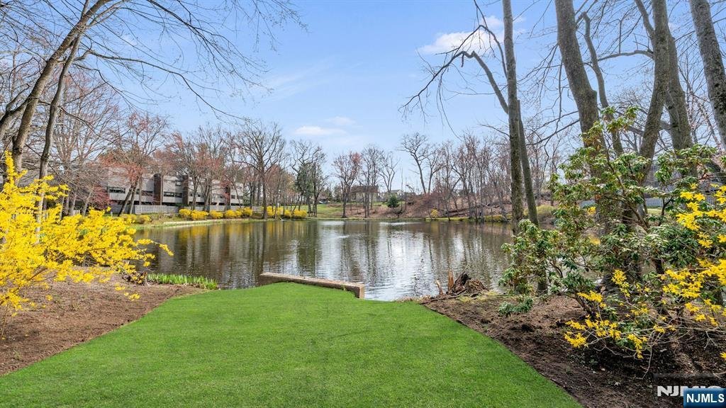 Condo in Township of Washington, New Jersey, United States 3 - 18005755