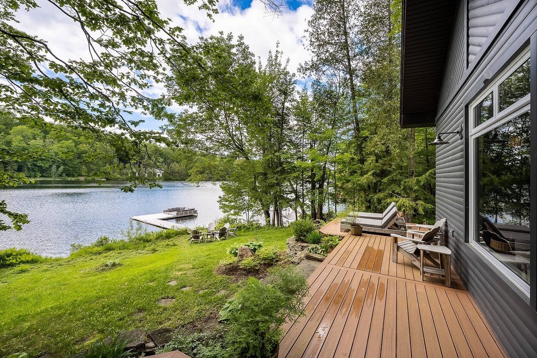 House in Austin, Quebec, Canada 1 - 17993504