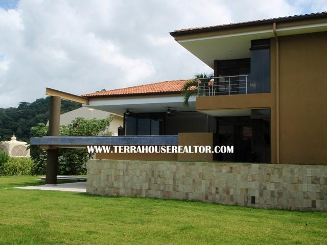 House in Playa Herradura, Puntarenas Province, Costa Rica 2 - 18004537