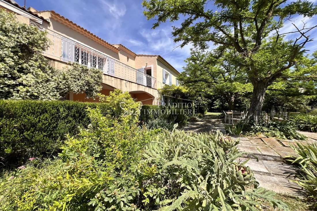 Villa in Fontvieille, Provence-Alpes-Côte d'Azur, France 2 - 17842098