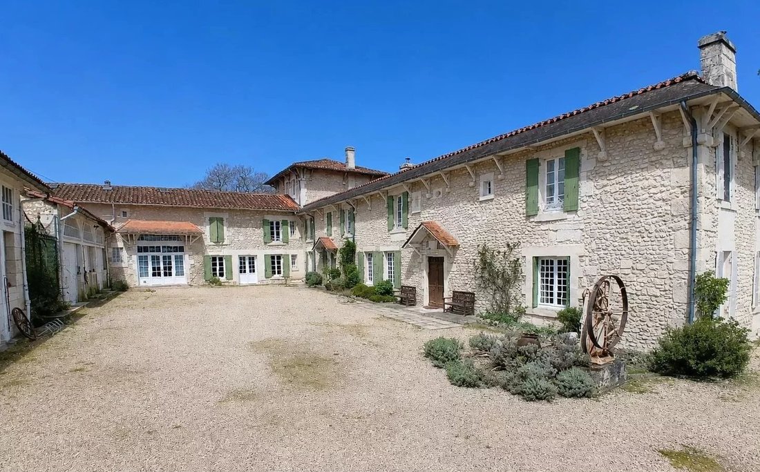 House in Medillac, Nouvelle-Aquitaine, France 1 - 17953936