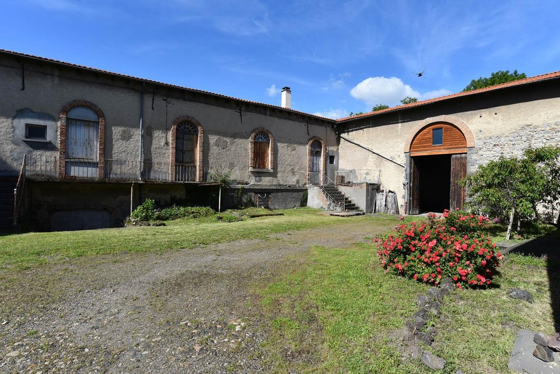 Maison à Le Cendre, Auvergne-Rhône-Alpes, France 2 - 18010001