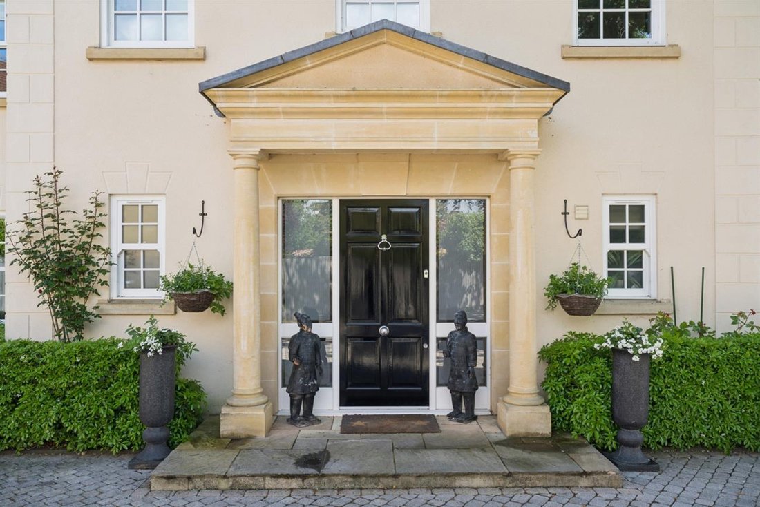 House in Tatling End, Gerrards Cross, England 5 - 18004855