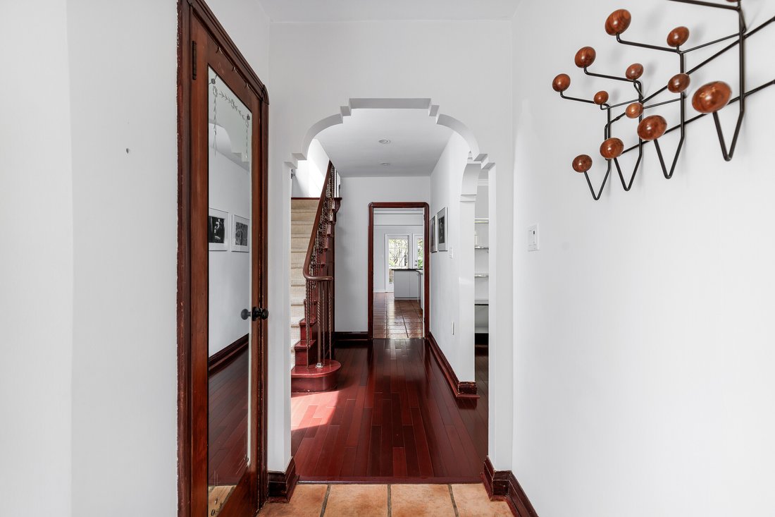 House in Toronto, Ontario, Canada 3 - 18010407