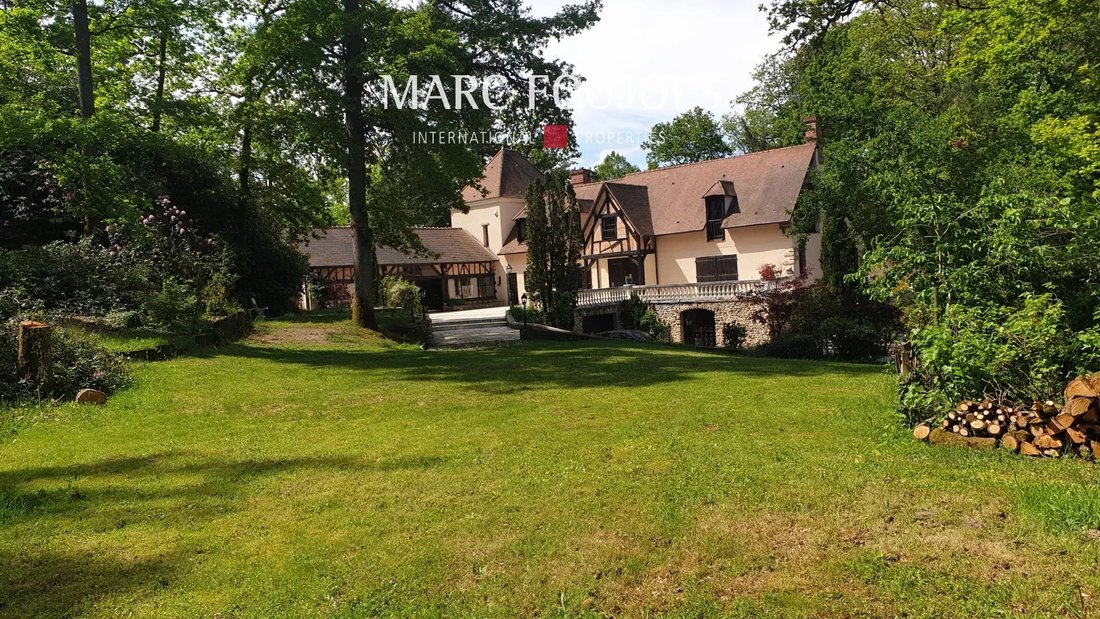 Estate in Rambouillet, Ile-de-France, France 5 - 13813720