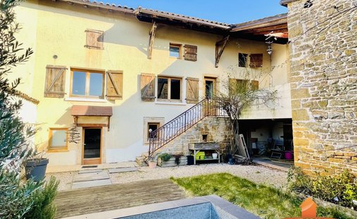 Casa a Porte des Pierres Dorées, Alvernia-Rodano-Alpi, Francia 1