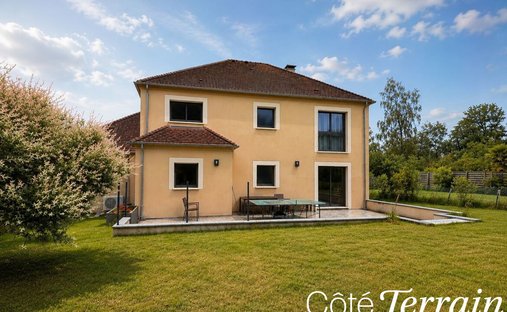 House in Rambouillet, Ile-de-France, France 1