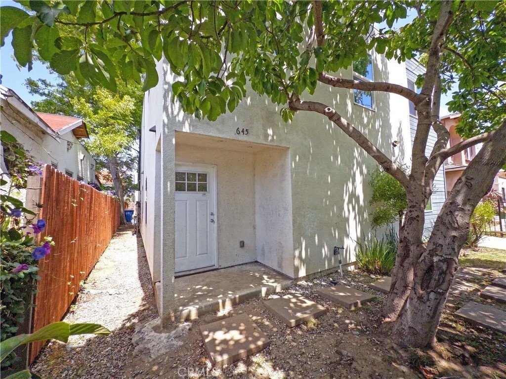Los Angeles, California, United States 2 - 17839268