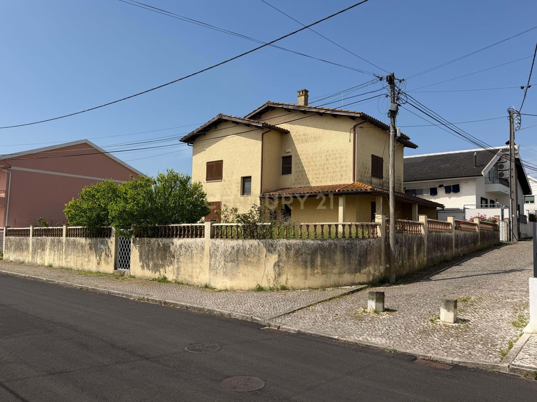 Villa in Santa Iria de Azoia, Sao Joao da Talha e Bobadela, Lisbon, Portugal 1 - 18010072