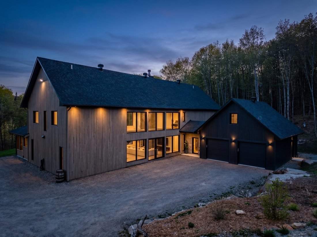 House in Saint-Adolphe-d'Howard, Quebec, Canada 2 - 18010227