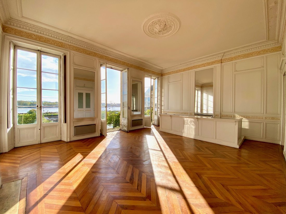 Appartement à Hôtel de Ville-Quinconce-Saint Seurin-Fondaudège, Bordeaux, France 1 - 18008834