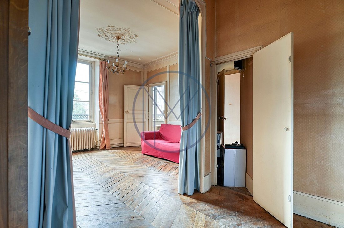 Apartment in Domaine National du Château, Versailles, France 5 - 18008771