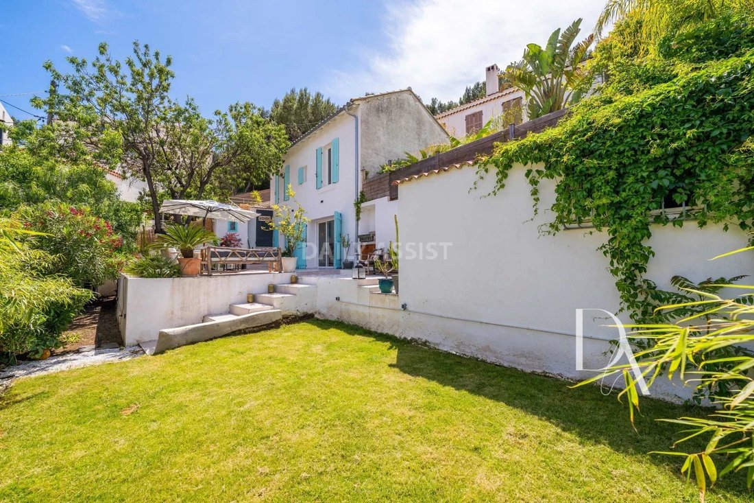 Townhouse in Le Roucas Blanc, 7e Arrondissement, Marseille 2 - 18010305