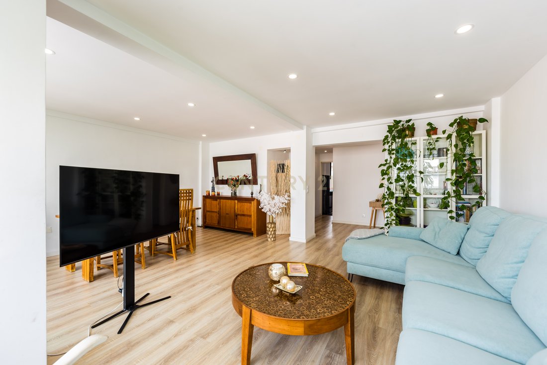 Apartment in Carnaxide e Queijas, Lisbon, Portugal 3 - 18010027