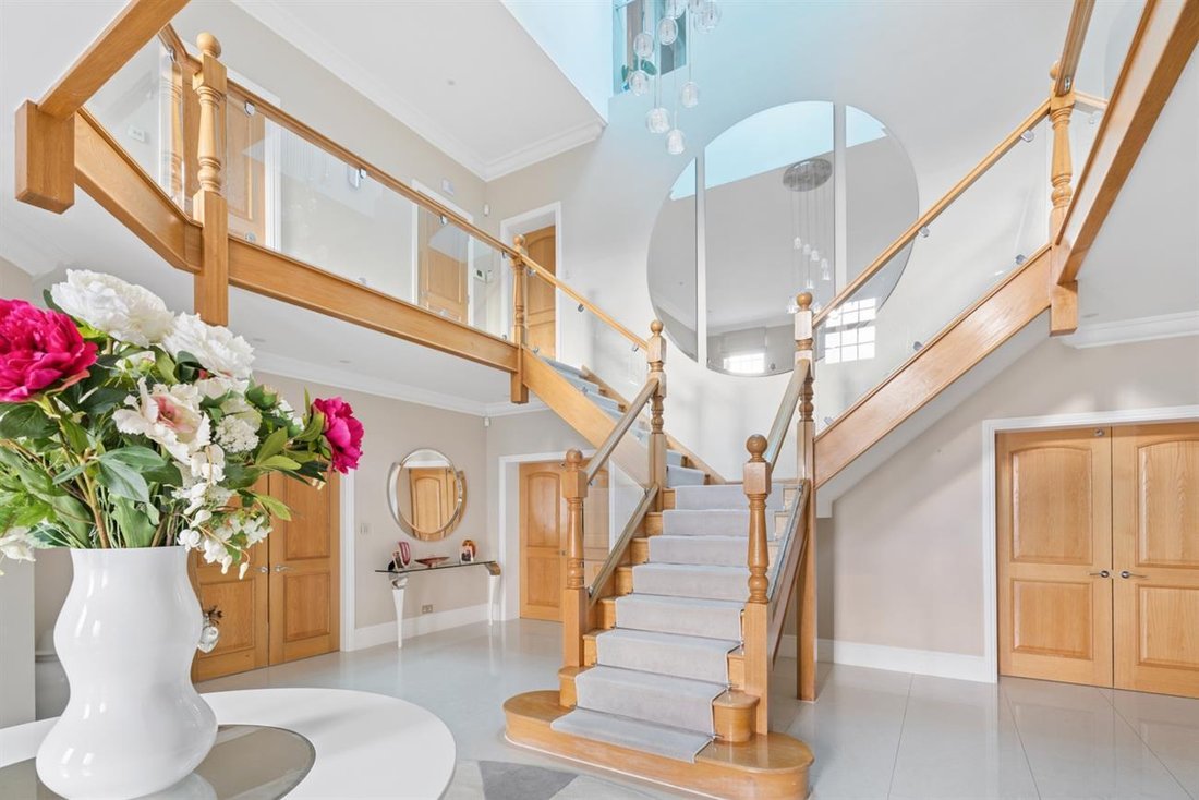 House in Tatling End, Gerrards Cross, England 2 - 18004855