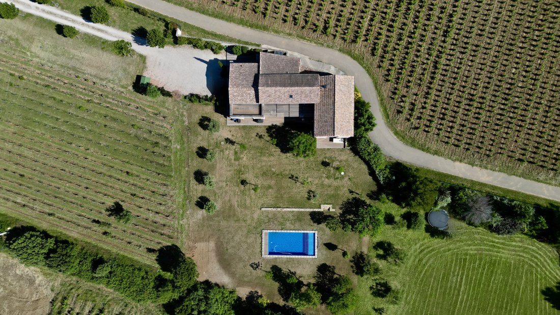 Maison à Châteauneuf-du-Pape, Provence-Alpes-Côte d'Azur, France 2 - 17988892