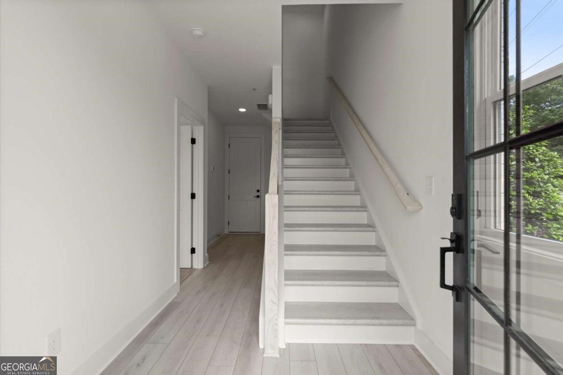 Townhouse in Alpharetta, Georgia, United States 3 - 18009661