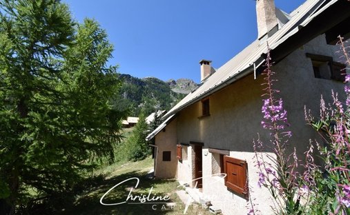 Chalet in La Salle-les-Alpes, Provence-Alpes-Côte d'Azur, France 1
