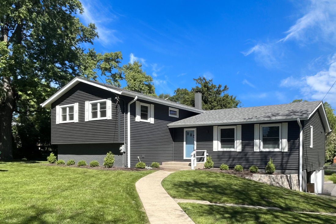 House in Downers Grove, Illinois, United States 1 - 18005402