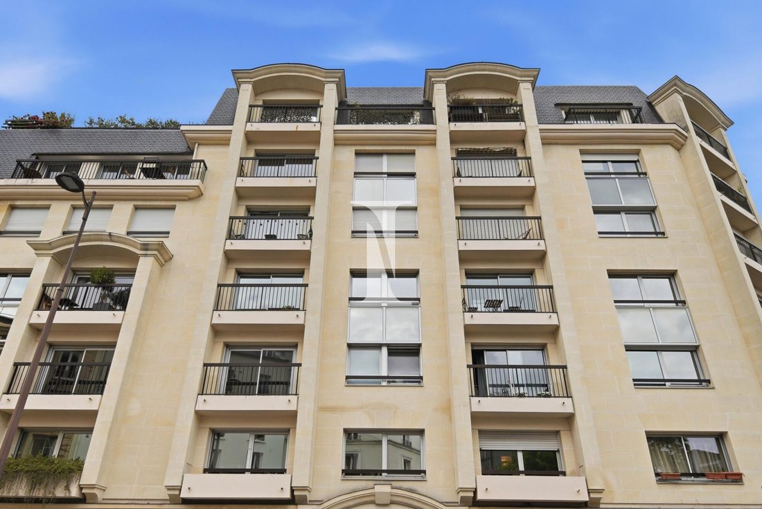 Appartement à Perouses, Paris, Île-de-France 1 - 18012121