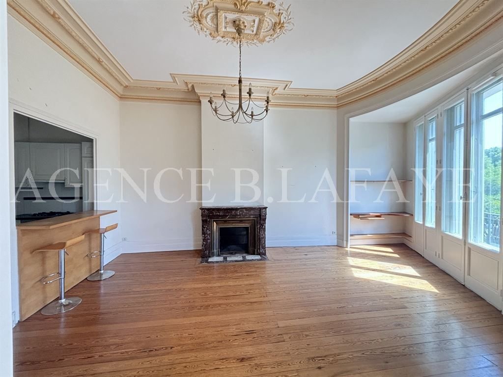 Apartment in Hôtel de Ville-Quinconce-Saint Seurin-Fondaudège, Bordeaux, France 1 - 16333832