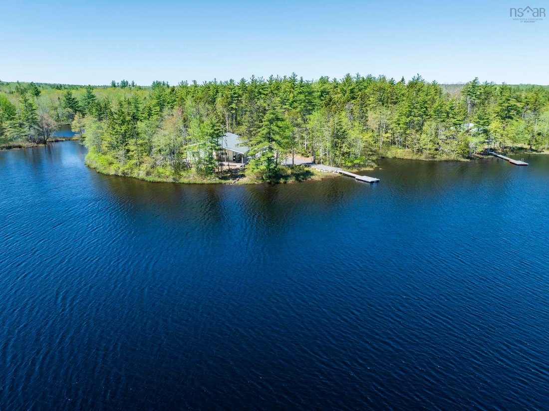 House in East Clifford, Nova Scotia, Canada 2 - 18010236